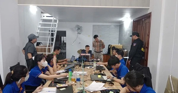 Công an đồng loạt ập vào 10 chi nhánh Công ty Dịch vụ Huy Hoàng FN, triệt phá đường dây dụ hàng trăm nghìn người mở thẻ tín dụng để chiếm đoạt tài sản