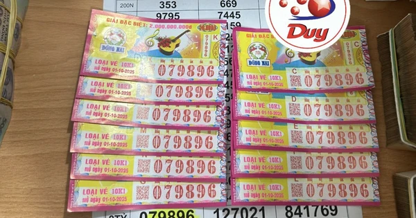 Một thợ bạc tại TP HCM trúng 11 tờ vé số giải độc đắc