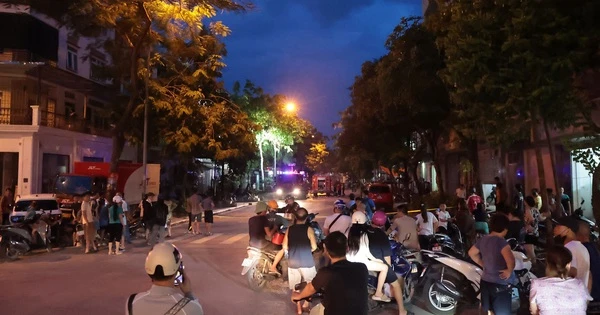 Người dân bần thần kể lại vụ nổ lớn gây cháy khiến 2 người tử vong ở Hà Nội: 
