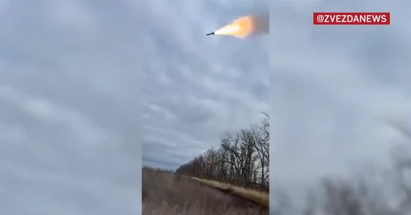 Video Strela-10M bắn rụng drone Batyar trên bầu trời Zaporozhye