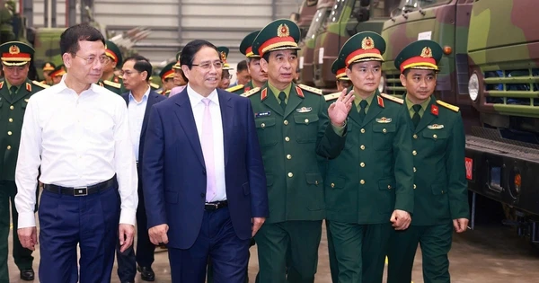 Thủ tướng làm việc với Bộ Quốc phòng về sản xuất công nghiệp quốc phòng công nghệ cao