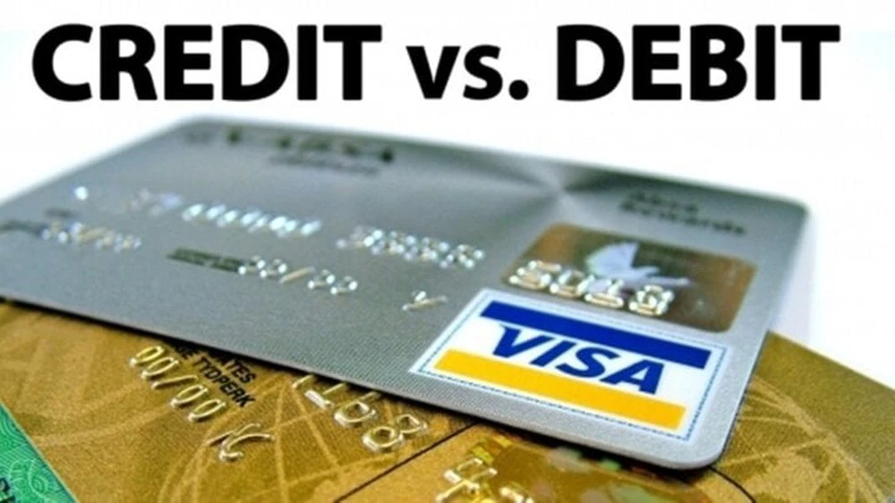 Khác biệt giữa thẻ ghi nợ và thẻ tín dụng