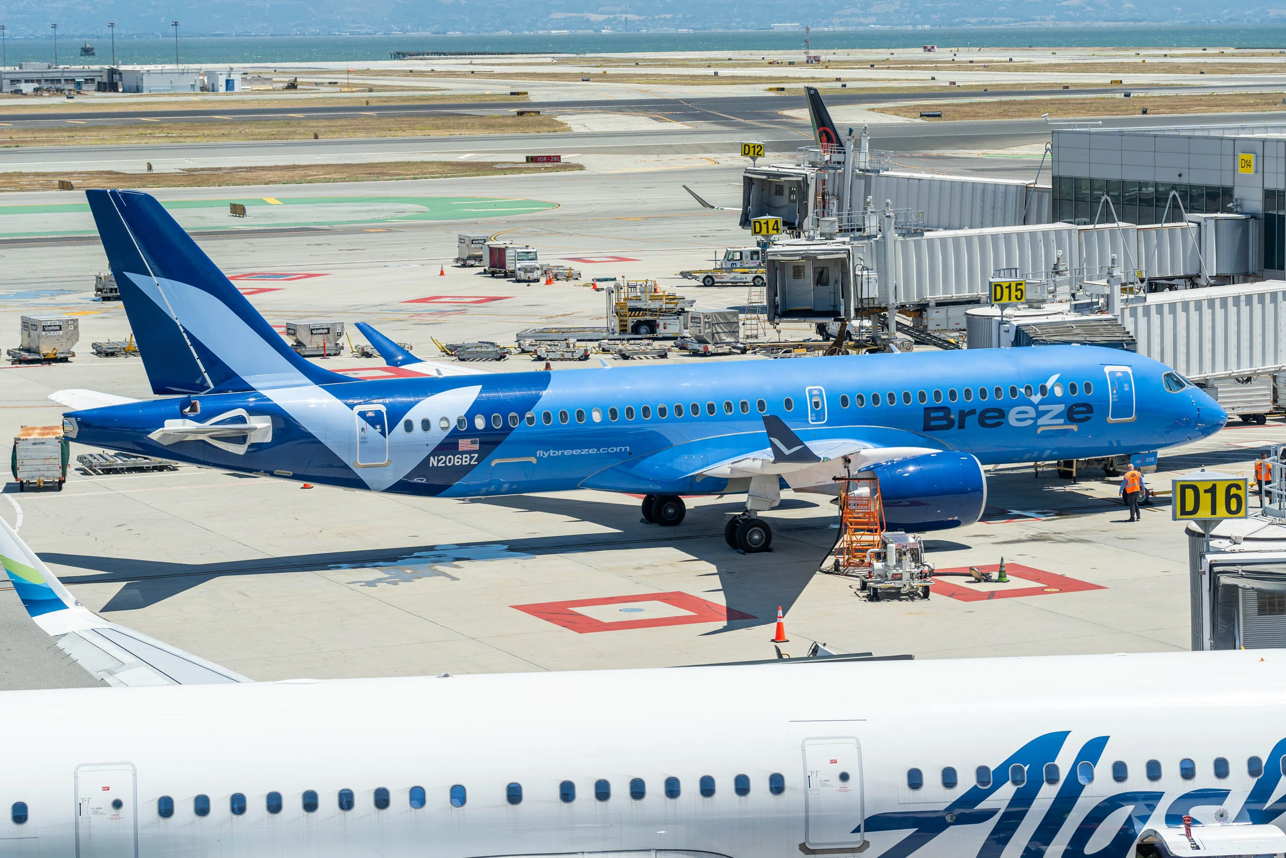 Breeze adds 5 new cities and 7 routes, fills void from Avelo’s West Coast exit