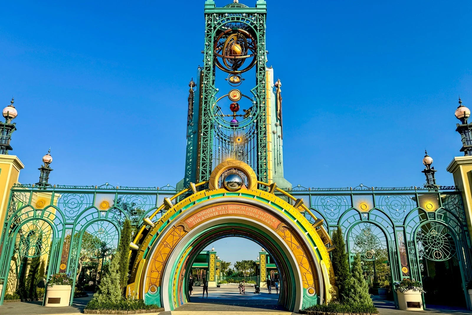 How to use points and miles to save money at Universal theme parks