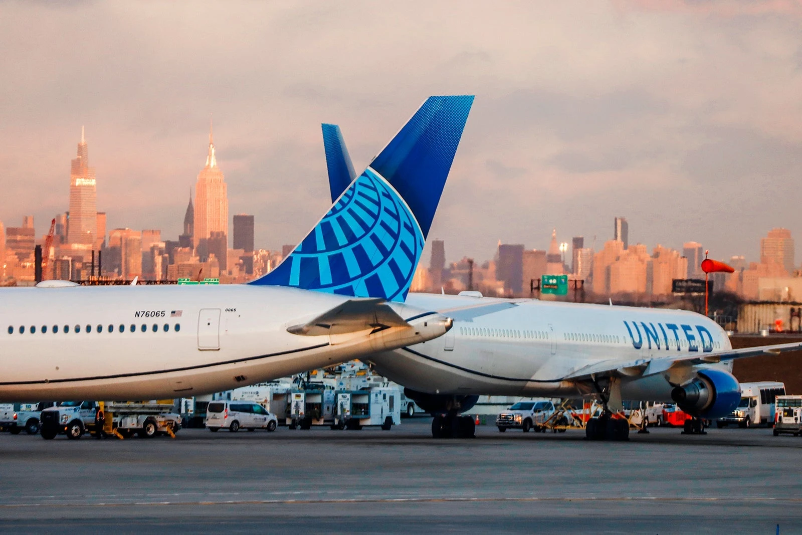United Airlines adds flights in case Spirit fails