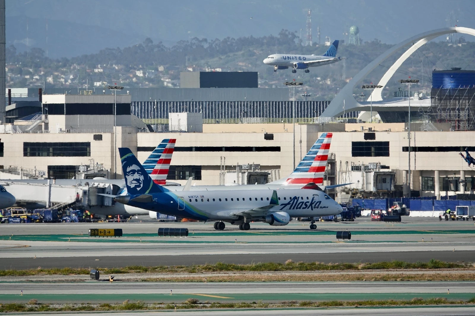 American eyes closer partnership with 'fiercely independent' Alaska Airlines, but not a merger