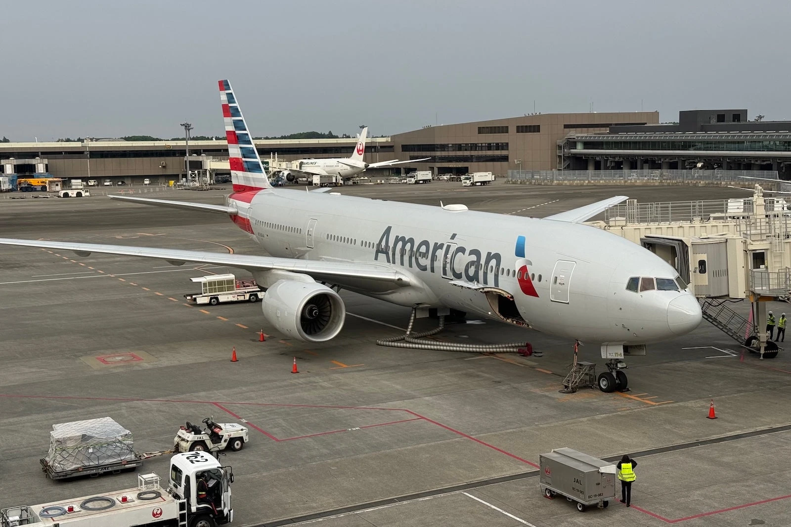 American Airlines AAdvantage: How to earn and redeem points, elite status and more