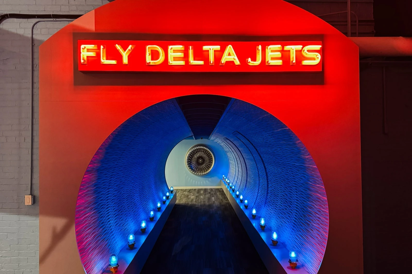 Delta brings back 12Status: Score SkyMiles each time the Seahawks throw a pass