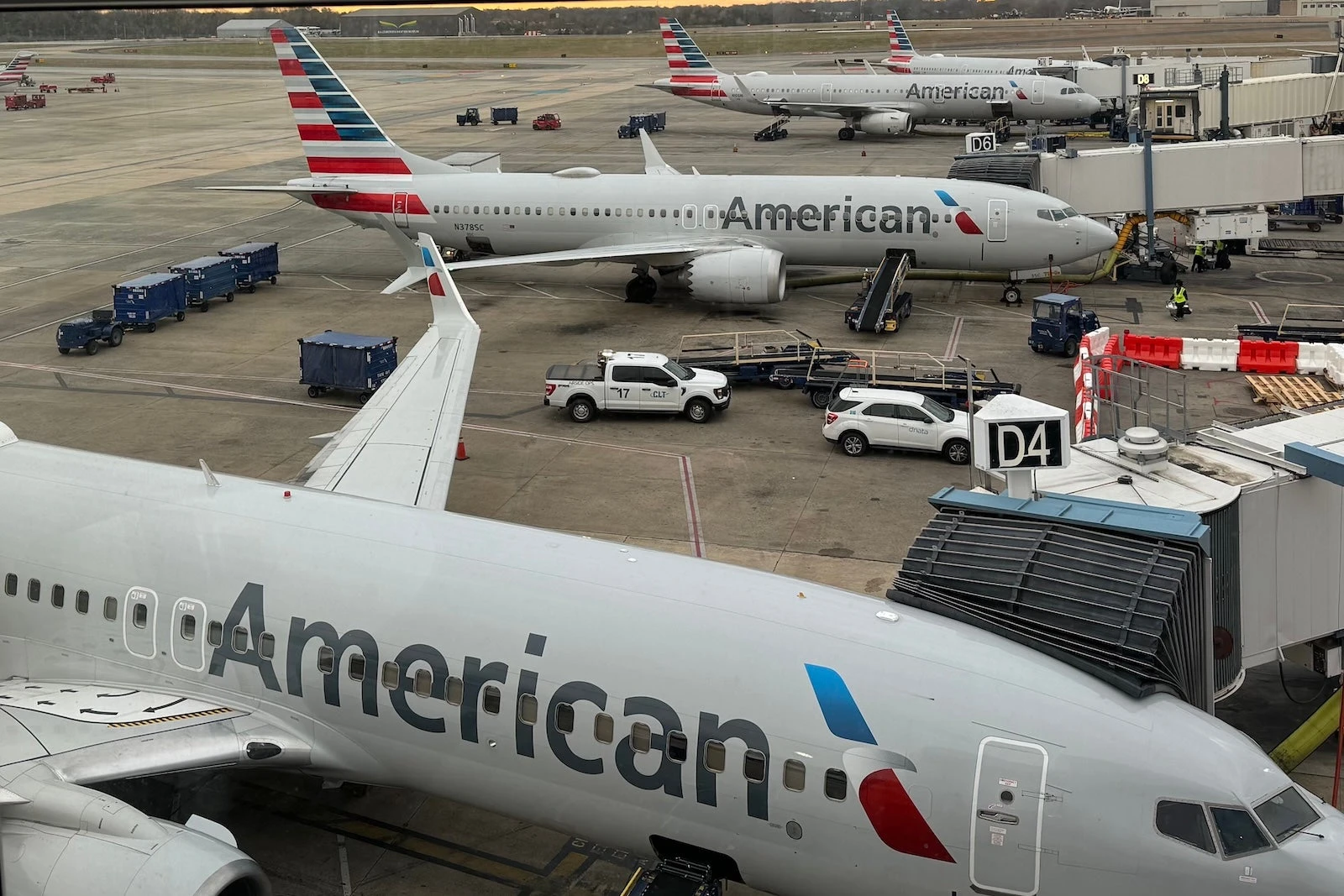 American Airlines announces AAdvantage status requirements for 2026, changes to some status perks