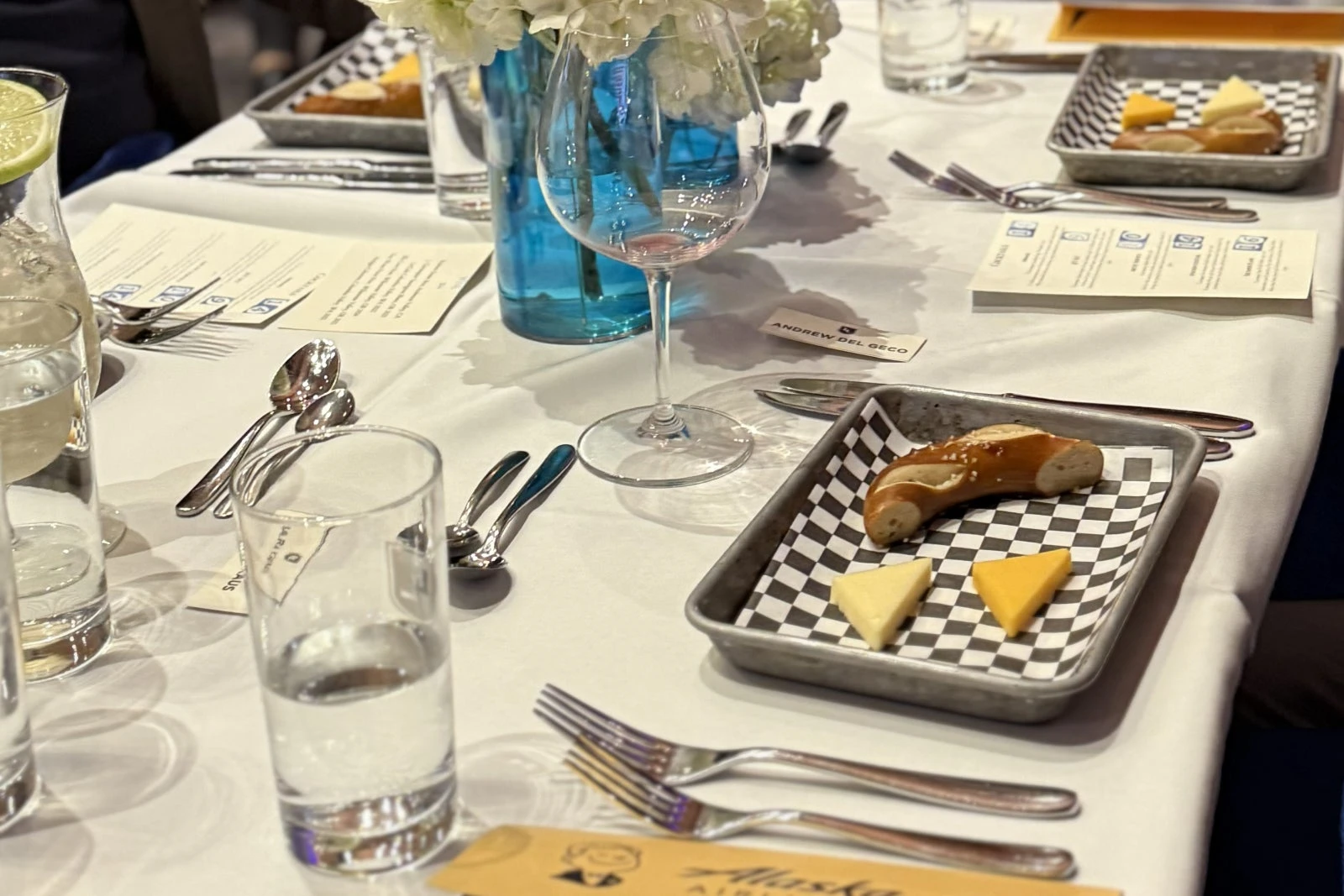 The history of classic airline meals in 7 courses