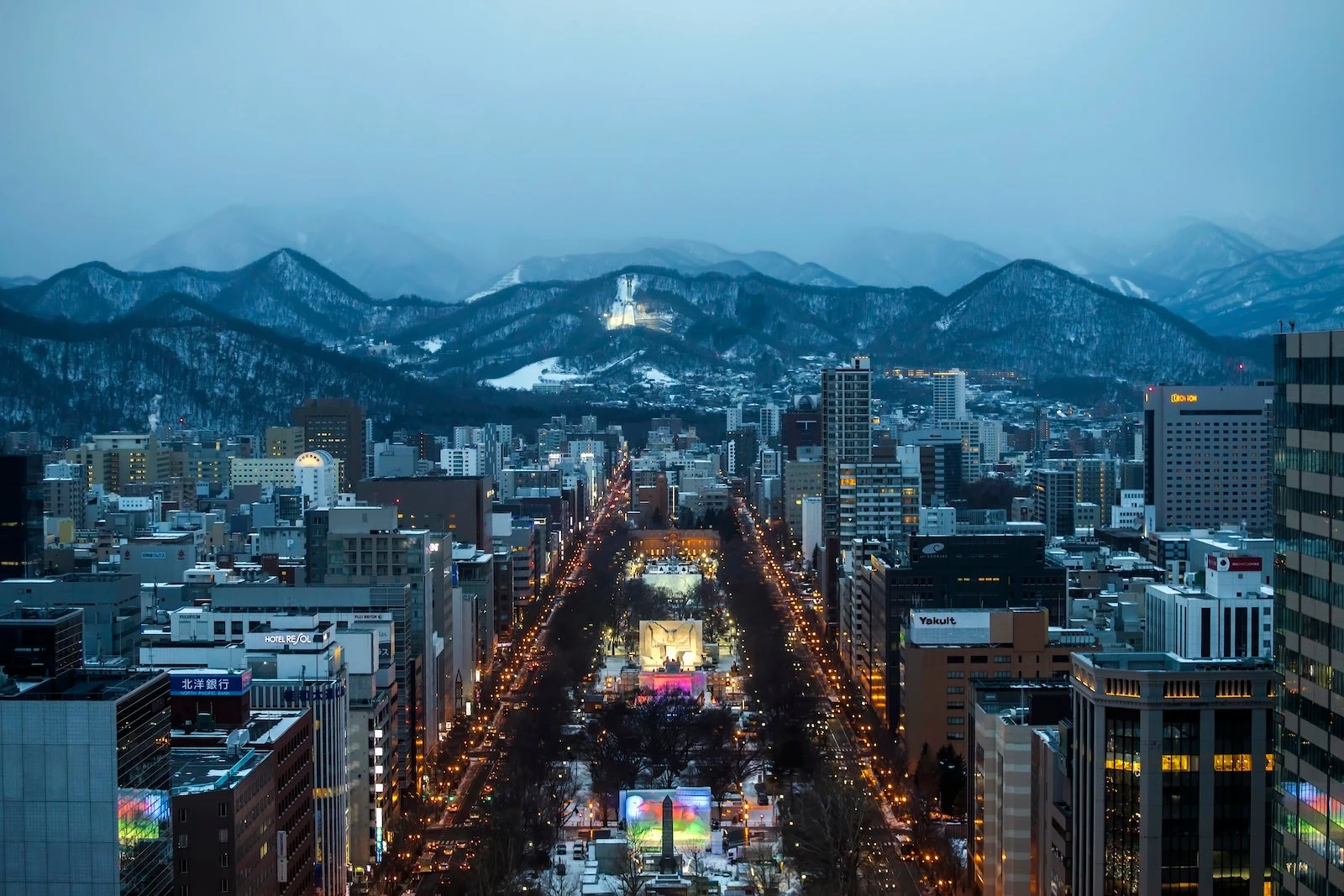 United unveils new Tokyo route, nonstop US flights to Japan's top ski destination