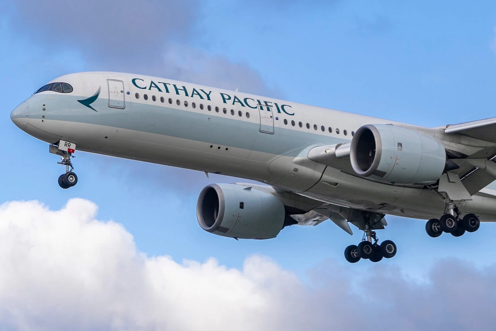 Cathay Pacific brings back Seattle flights, starting at 70,000 miles in business class