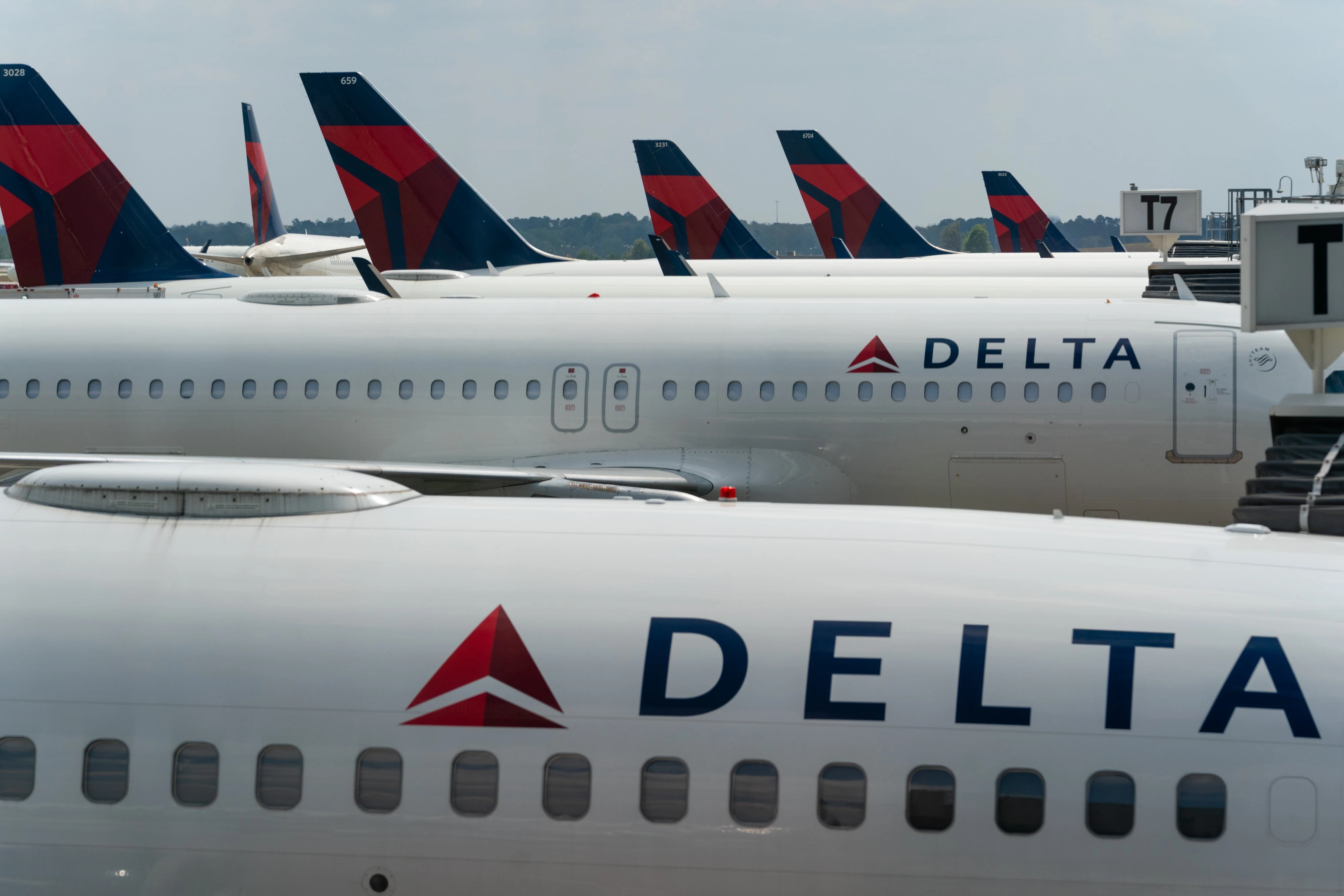Delta Air Lines unveils meals by celebrity chef José Andrés