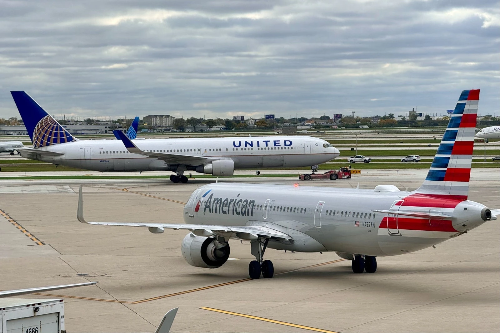American and United face new challenge in O’Hare turf war: the FAA