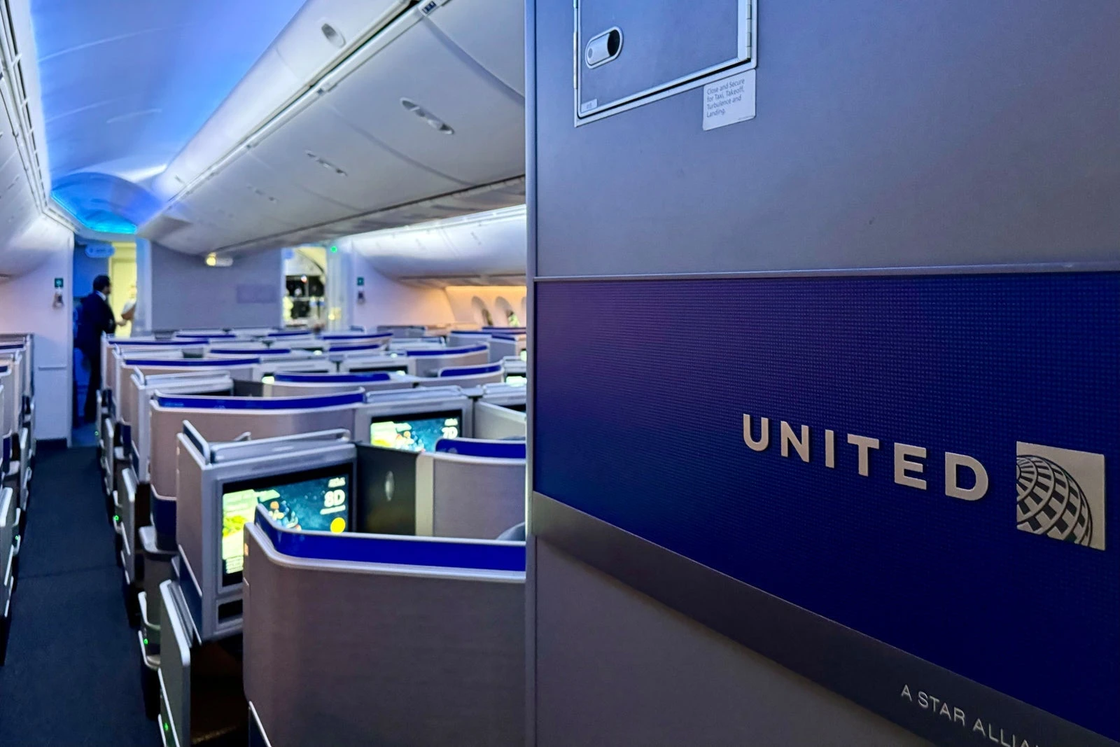 United Business Card vs. United Club Business Card: Which should you get?