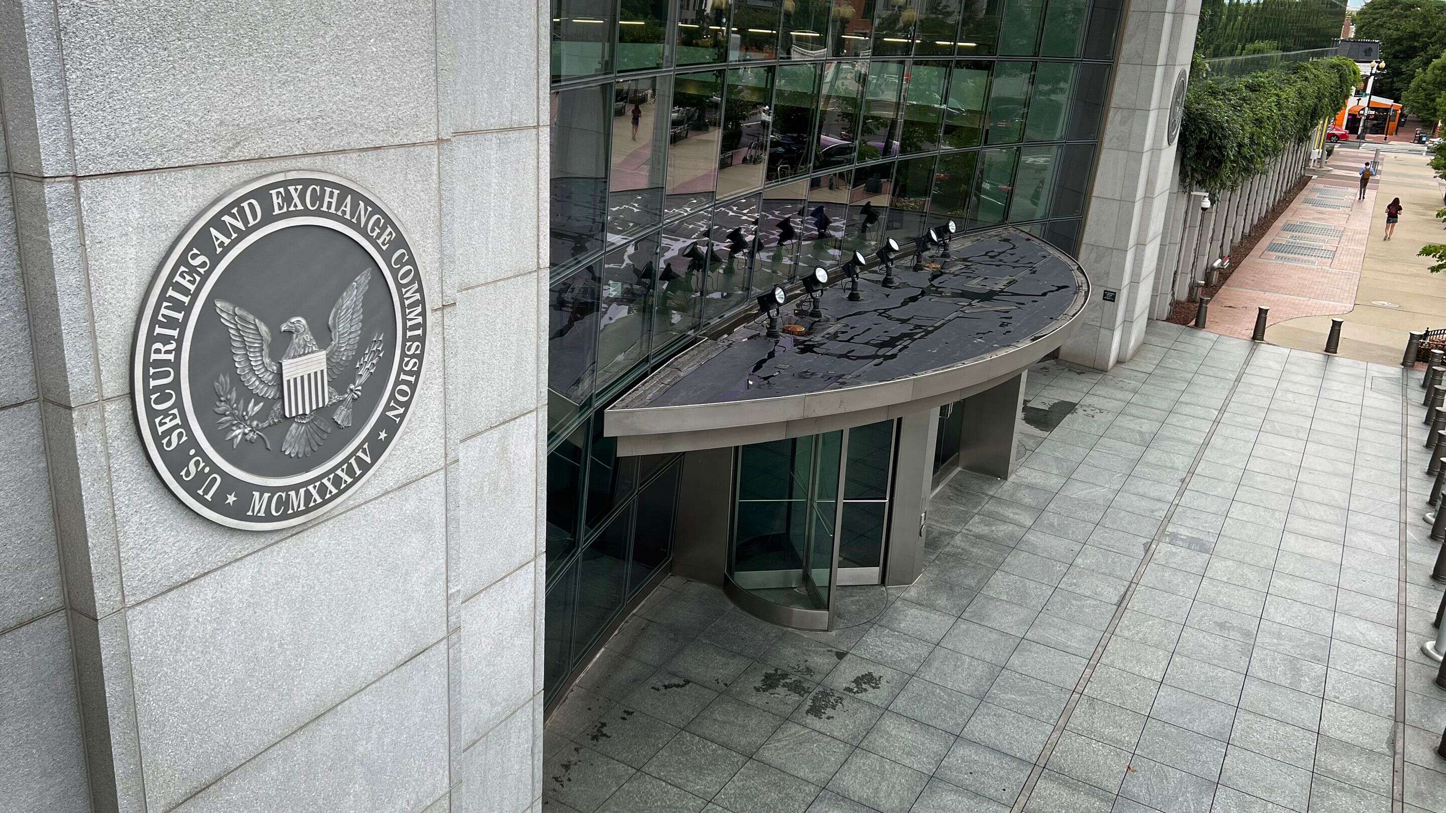 SEC's Last Major Legal Official Exits, Leaving Clean Slate for Trump Era