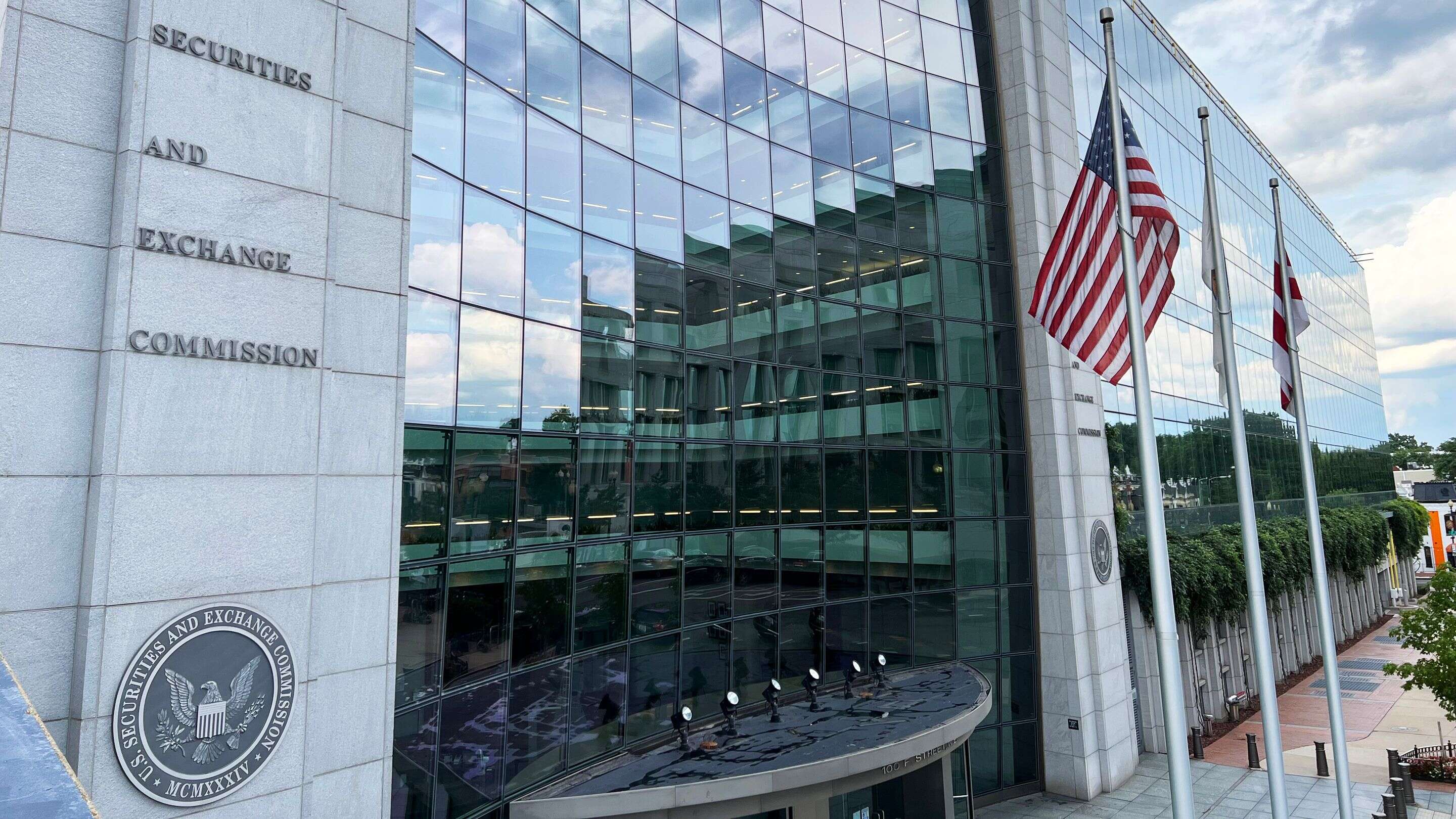 SEC Backs Off Crypto Dealer Fight, Continues Resetting Industry Approach