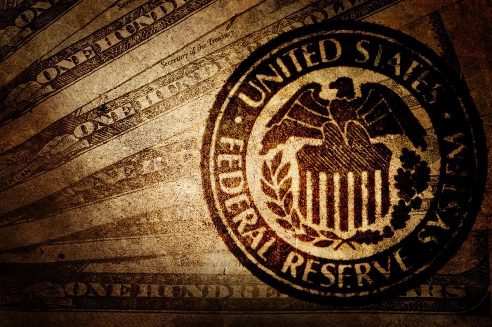 ETF Outflows Signal Risk Aversion Before FOMC, Powell Speech: Crypto Daybook Americas