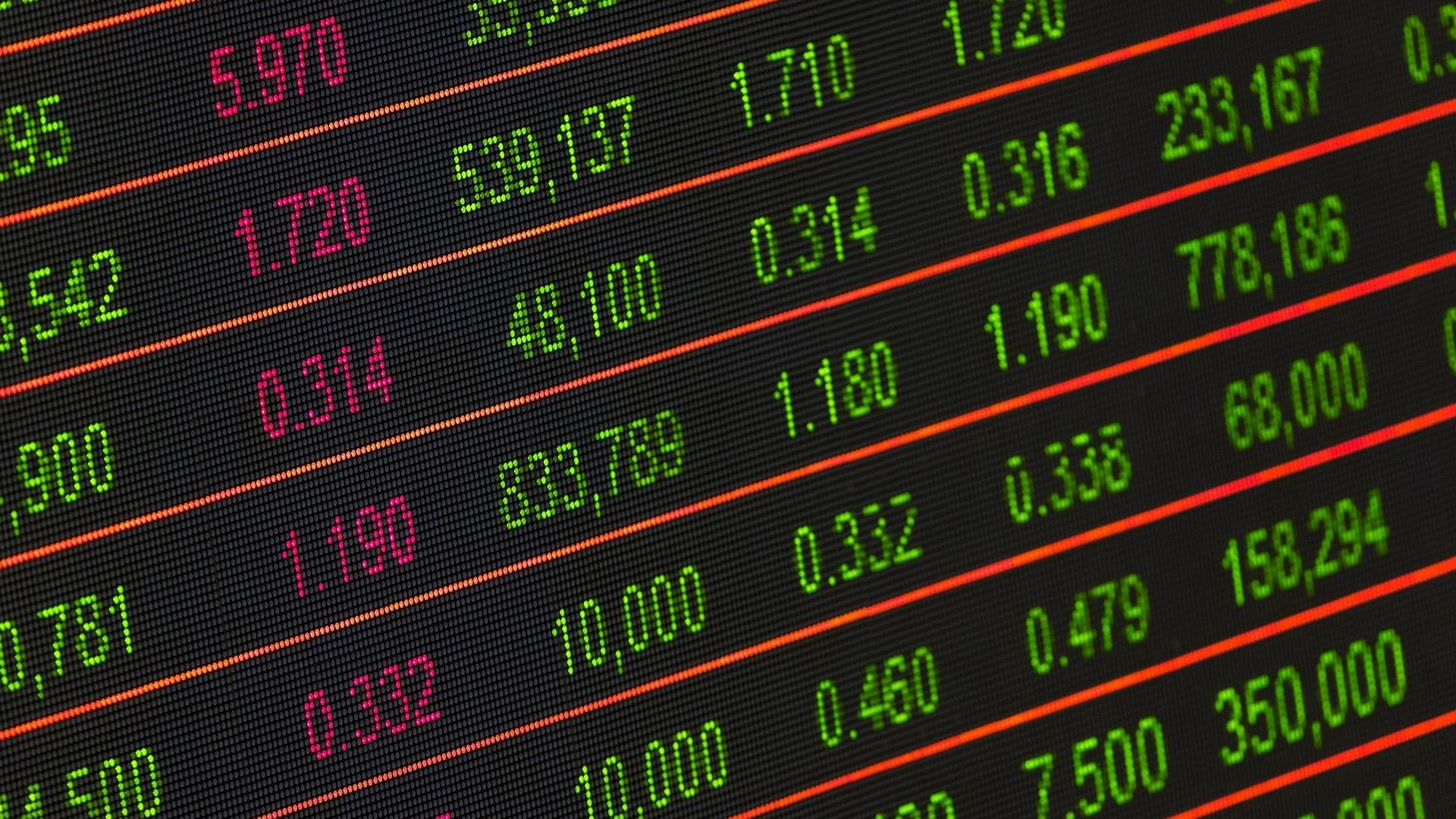BTC/USD and DOGE/BTC Race Towards Bullish Breakout; XRP MACD Turns Bullish