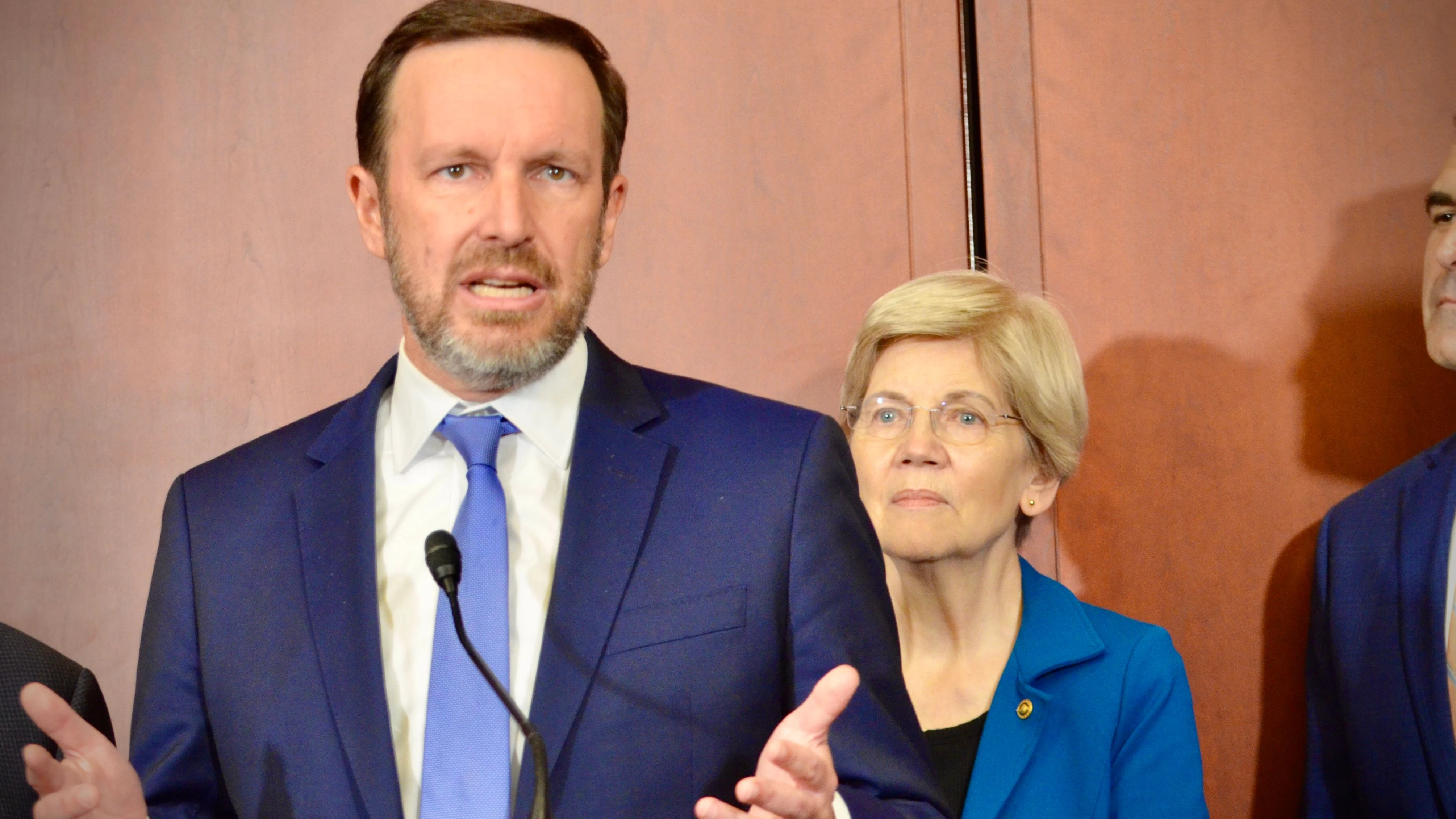 In Final Days of Senate Stablecoin Debate, Trump's Crypto Ties to Remain in Spotlight