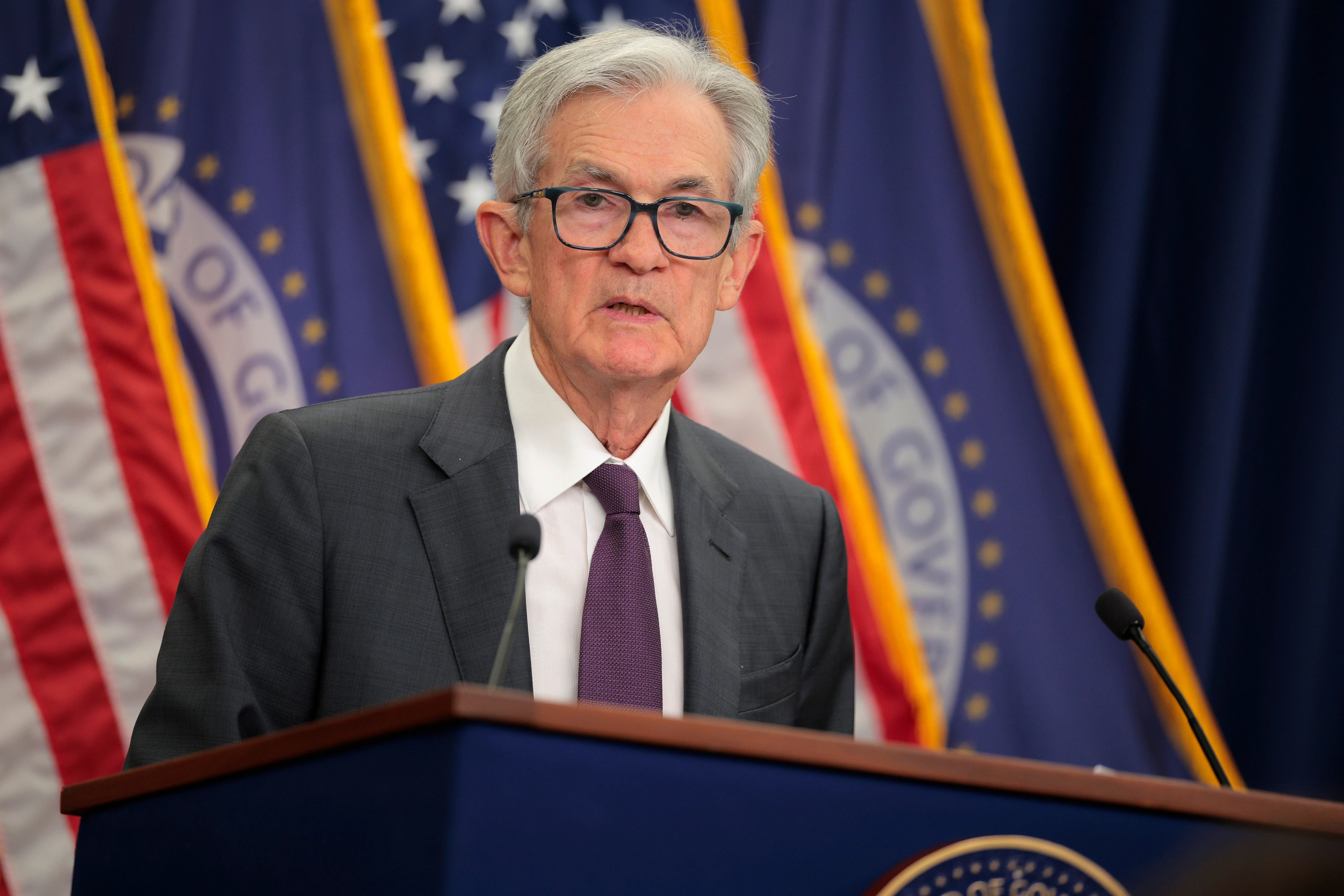 All Eyes on Powell as Bitcoin Holds Below $113K: Crypto Daybook Americas