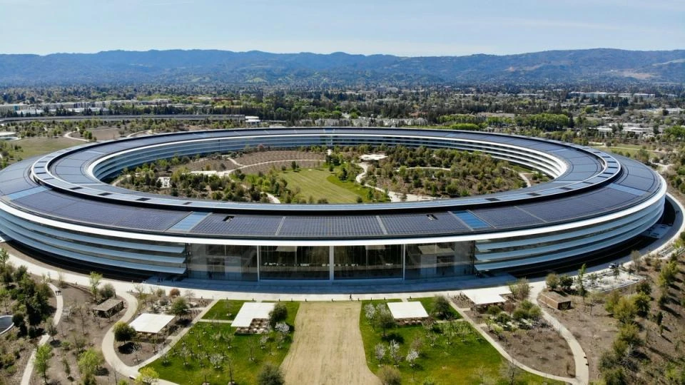 Big Tech's multi-billion dollar AI bets are still on track as Mag 7 giants report earnings
