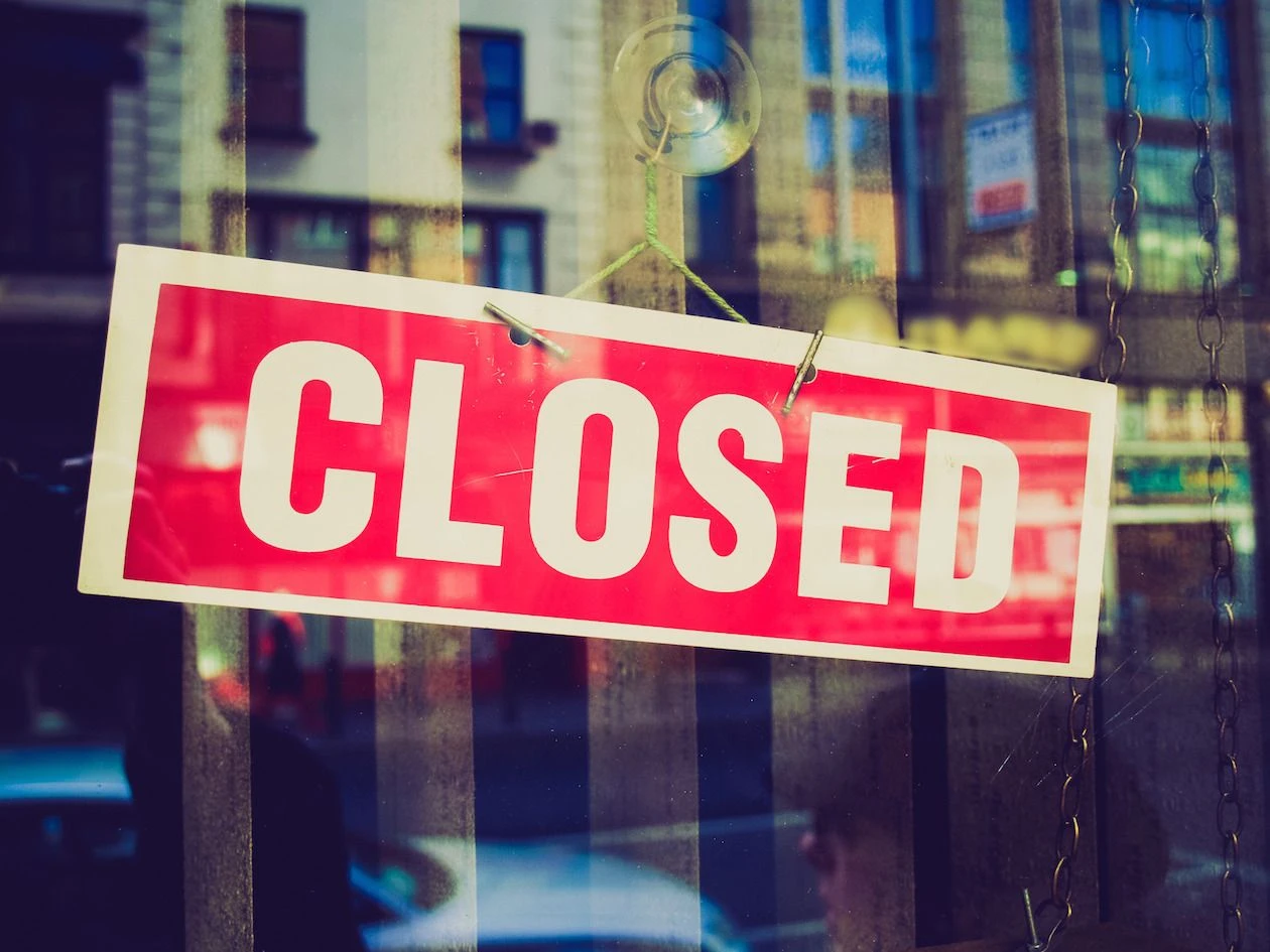 Ether Falls to $4K, BTC, XRP Slide as U.S. Government Shutdown Risks Mount