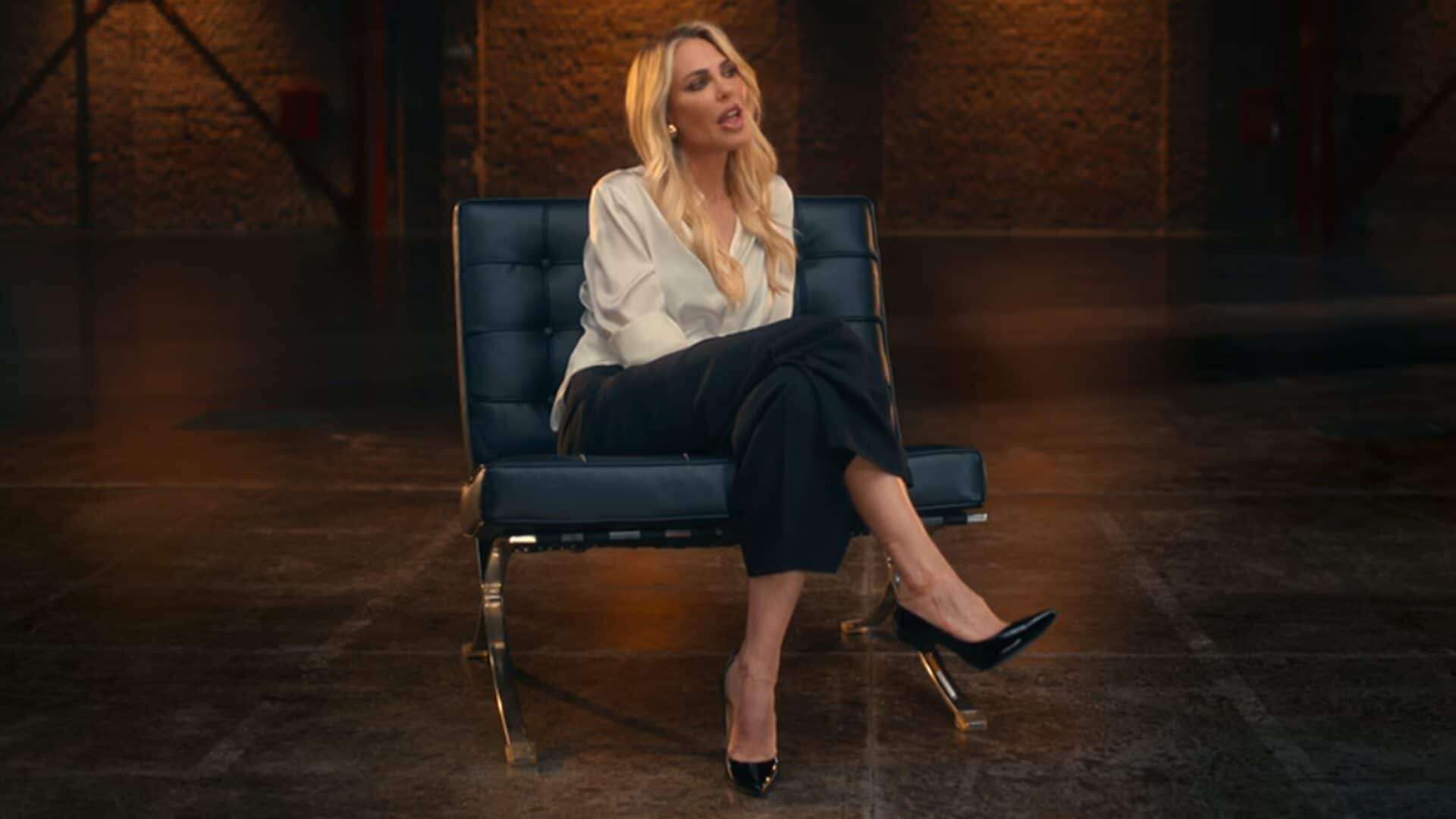 Il revenge dress di Ilary Blasi in “Unica”: eleganza, lacrime e ironia su tacchi a spillo