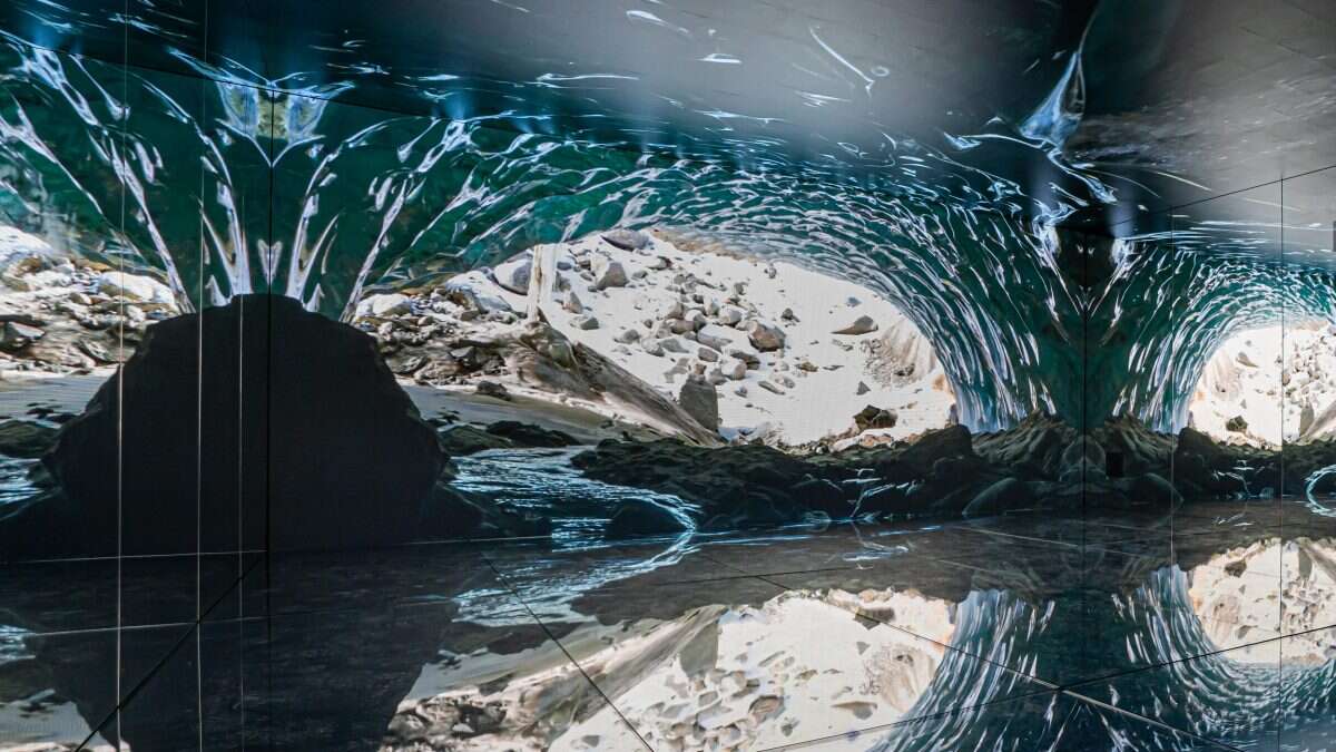 Mont Blanc Infinity Room, una stanza surreale ad alta quota: quanto costa l’esperienza immersiva