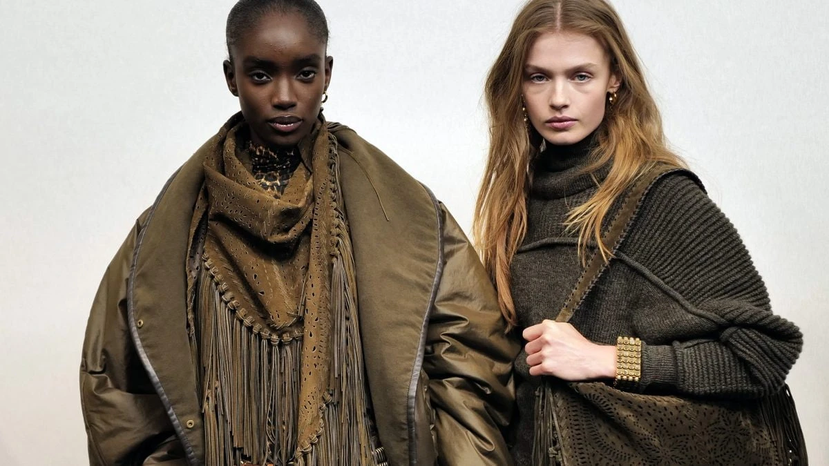 Le 13 tendenze moda dalla Fashion Week di Parigi: armature, oro e quadretti per l’Autunno/Inverno 2024-2025