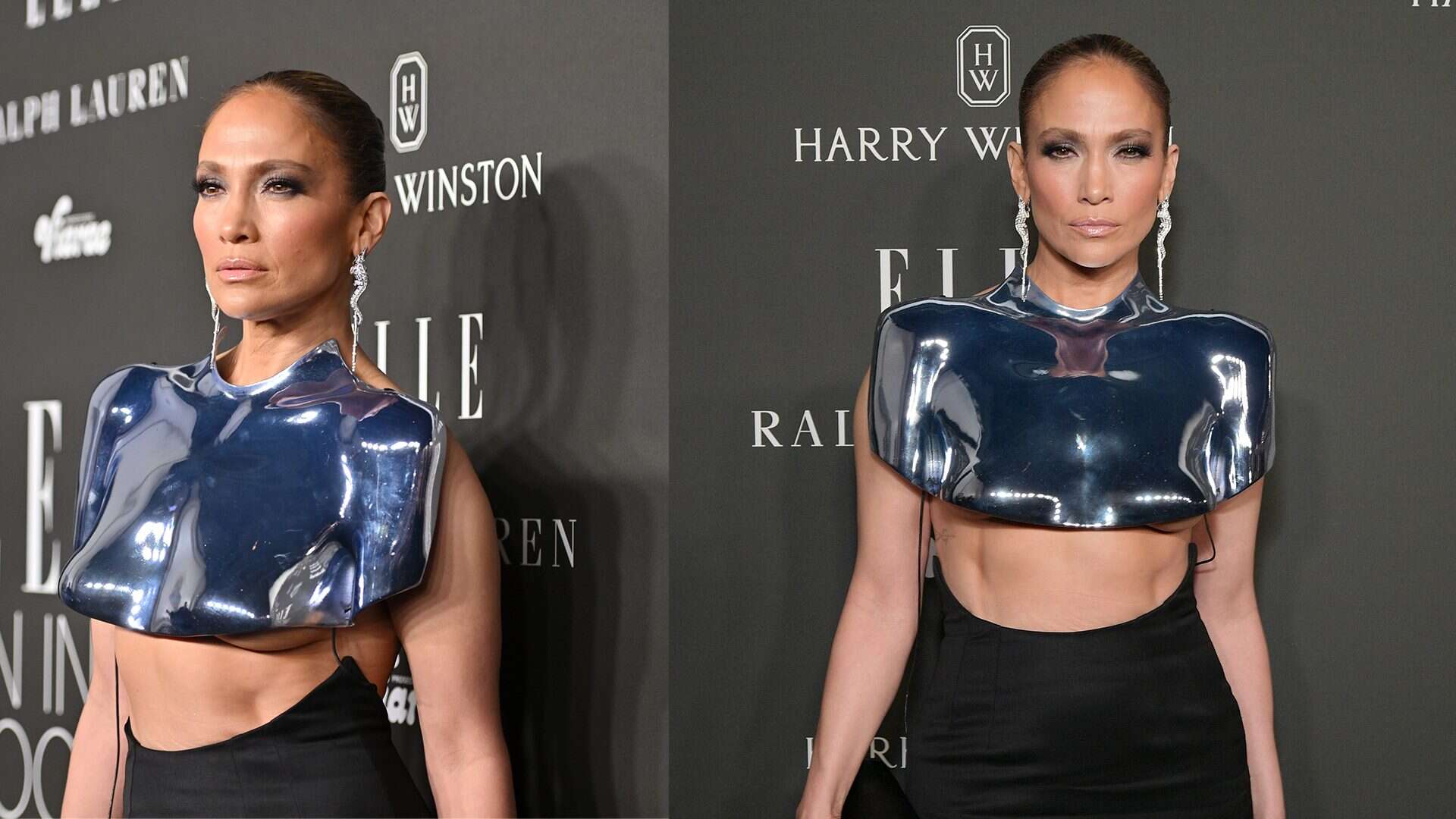 Jennifer Lopez addio agli abiti, sul red carpet indossa una scultura di metallo al posto del top