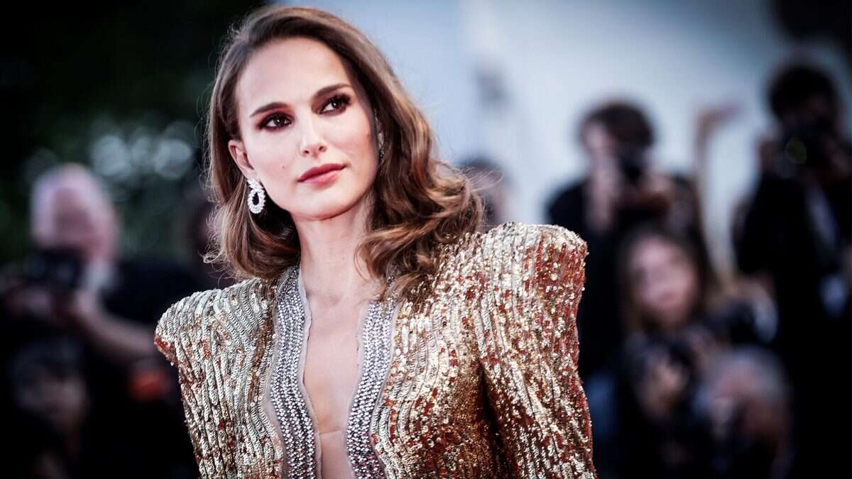 Perché Natalie Portman non compra più vestiti (e ripara da sola le borse)