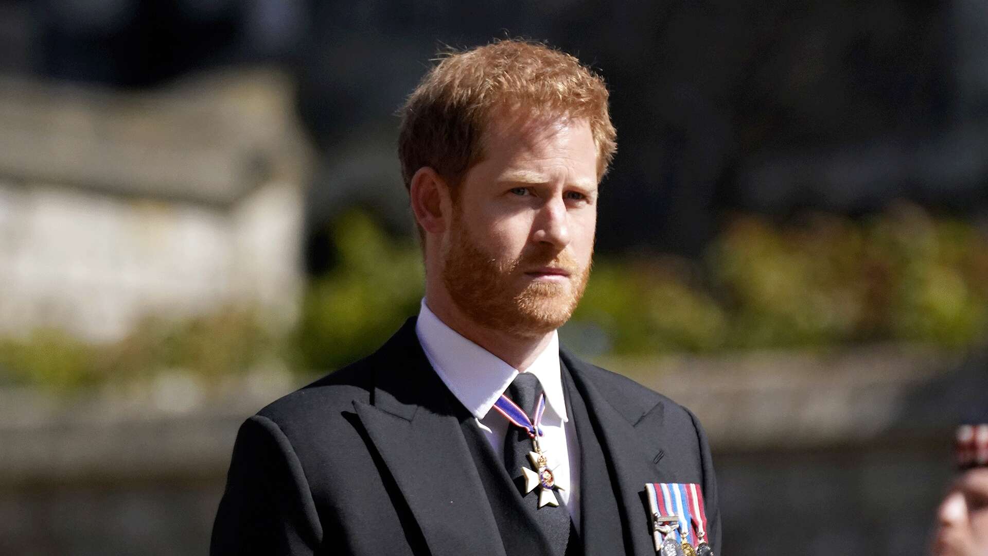 Nessuna pace con William: Harry torna a Londra da Carlo malato, ma deve dormire in hotel