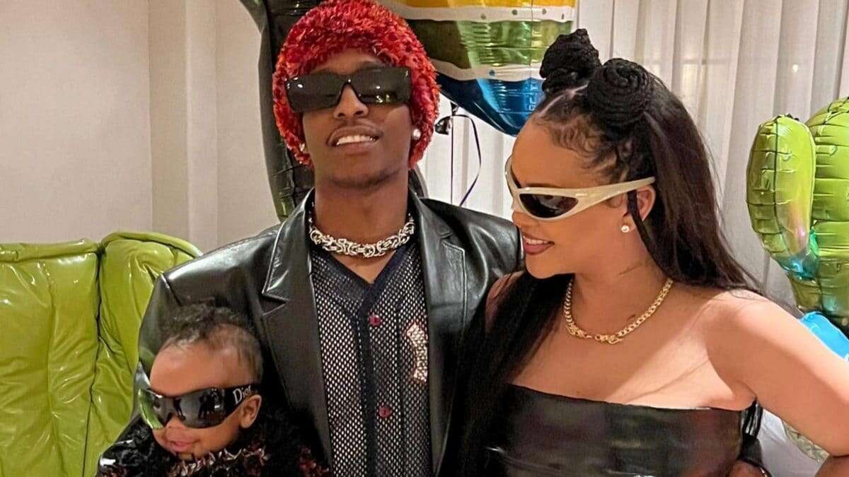 Rihanna e A$AP Rocky, foto di famiglia per il compleanno di RZA: festeggiano con gli occhiali coordinati