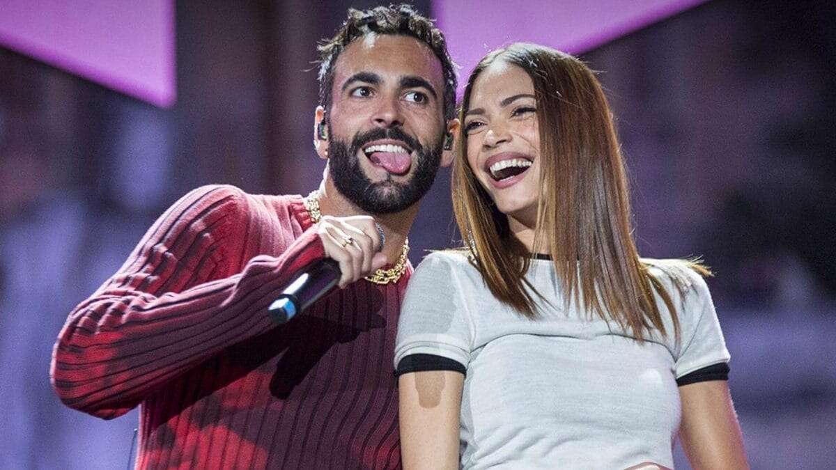 Elodie coi micro shorts di pelle infiamma il palco: è la regina di stile del Tim Summer Hits 2023