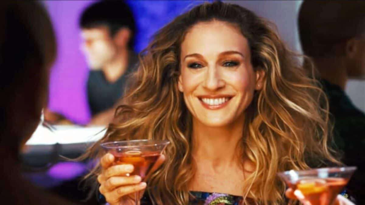 Sarah Jessica Parker e la verità “nascosta” sul Cosmopolitan, l’iconico drink di Sex and the City