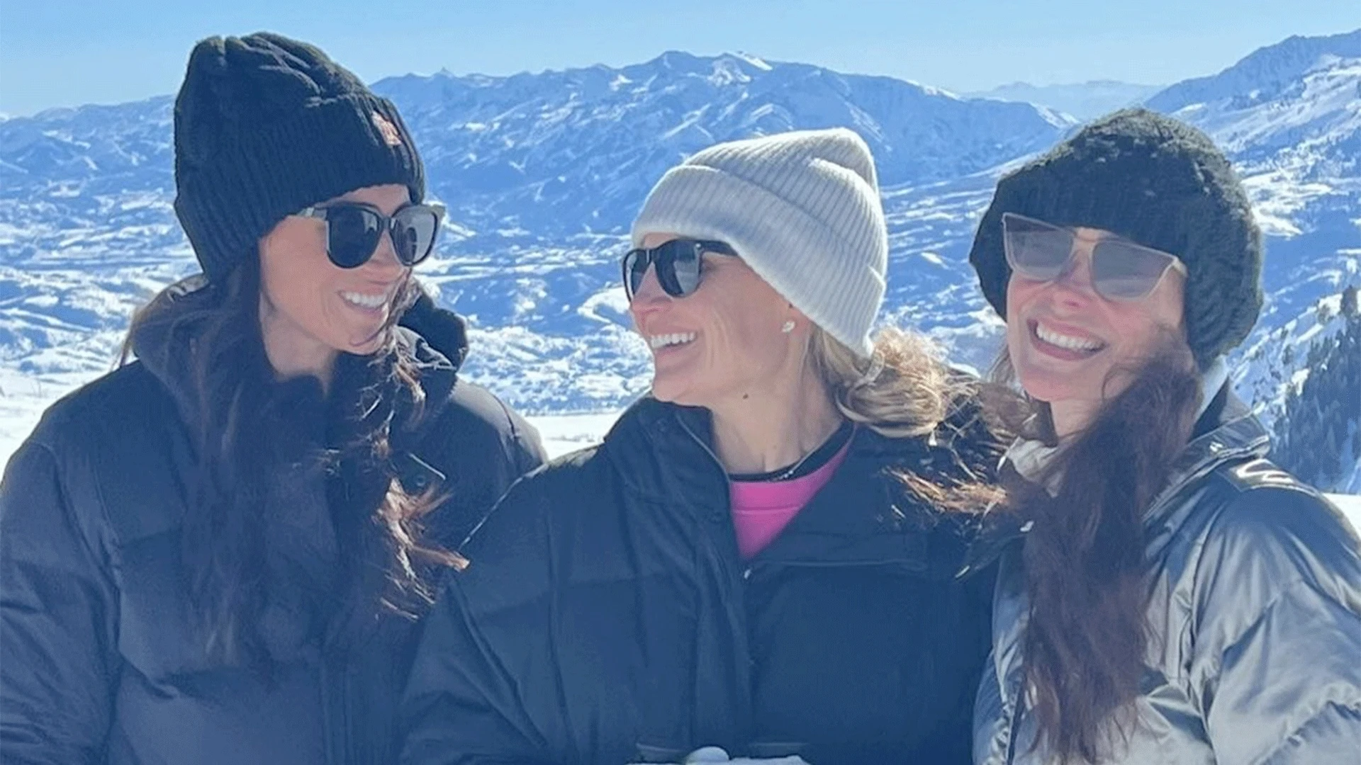 Meghan Markle in vacanza sulla neve con le amiche: quanto vale il look della duchessa