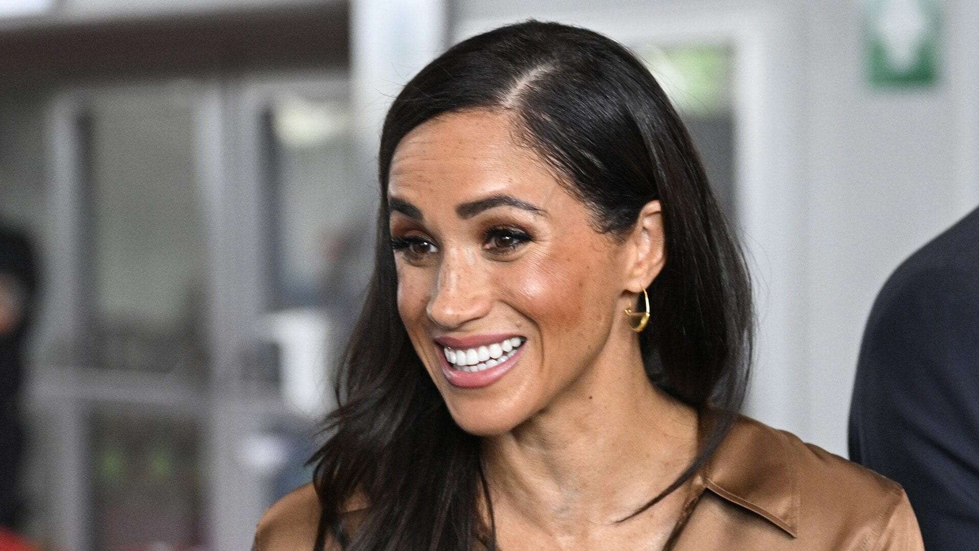 Meghan Markle coi gioielli low cost: la duchessa indossa orecchini da 20 euro