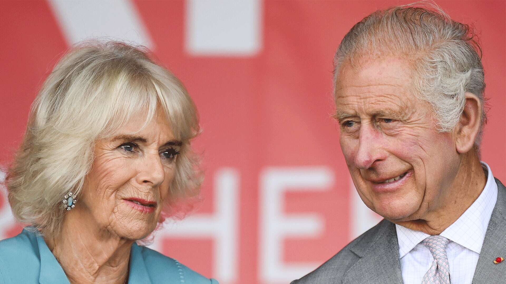 Carlo e Camilla in rotta di collisione, non condividono le reciproche posizioni sul principe Harry