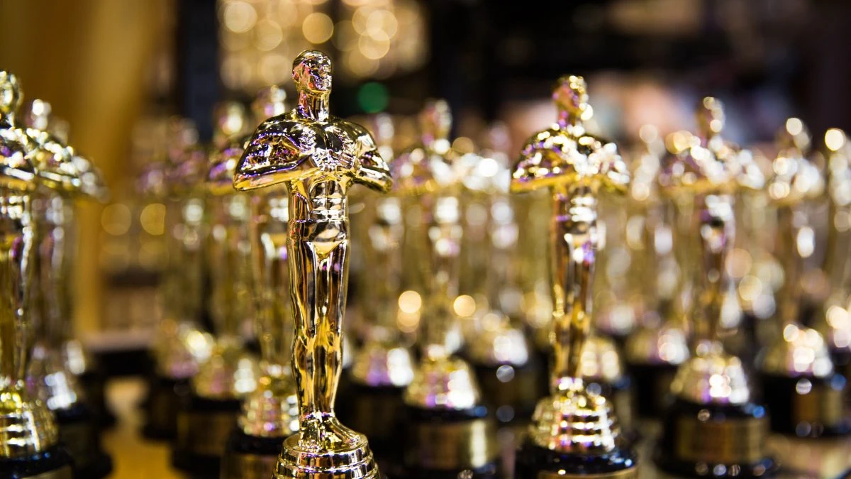 Storia e segreti del premio Oscar: perché la statuetta si chiama così e ha questa forma