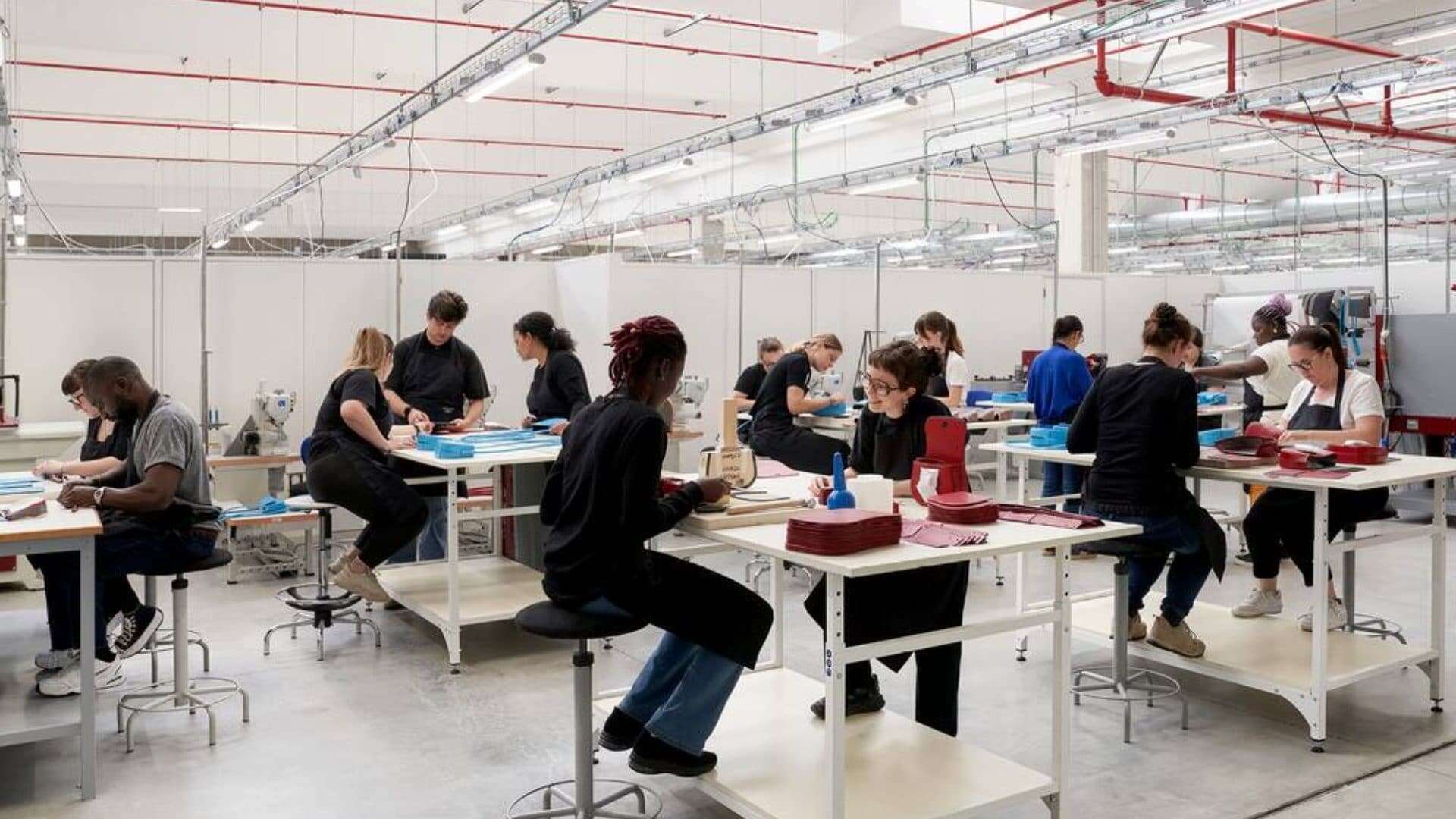 Bottega Veneta lancia la sua scuola di artigianato: ogni anno assumerà 50 studenti