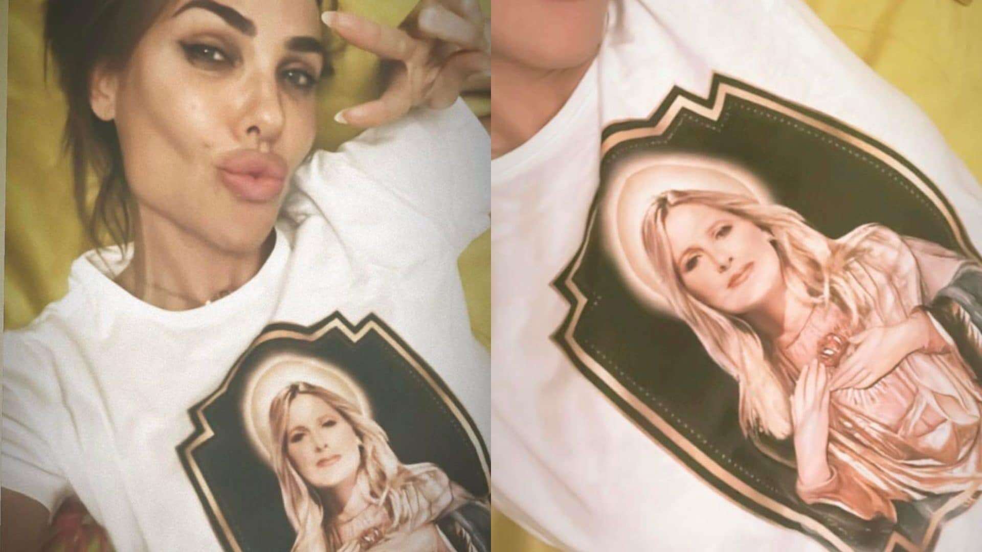 Ilary Blasi, chi è la donna “santa” che si è fatta stampare sulla t-shirt