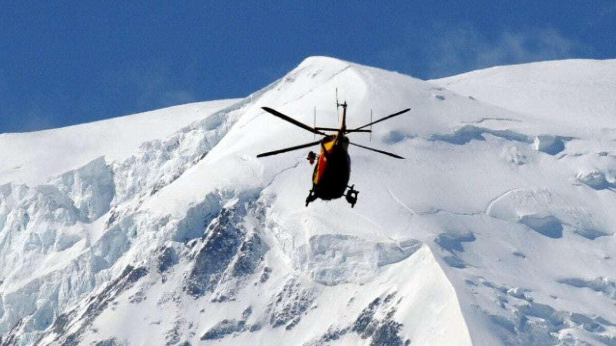 Bimba di 7 anni cade dallo slittino e batte la testa: trasportata in elicottero in ospedale