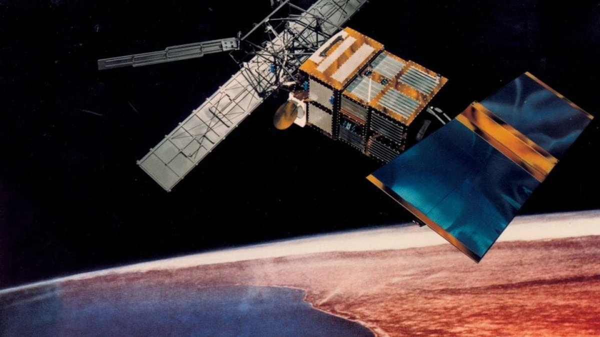 Satellite europeo in caduta incontrollata sulla Terra: quando e dove precipiterà