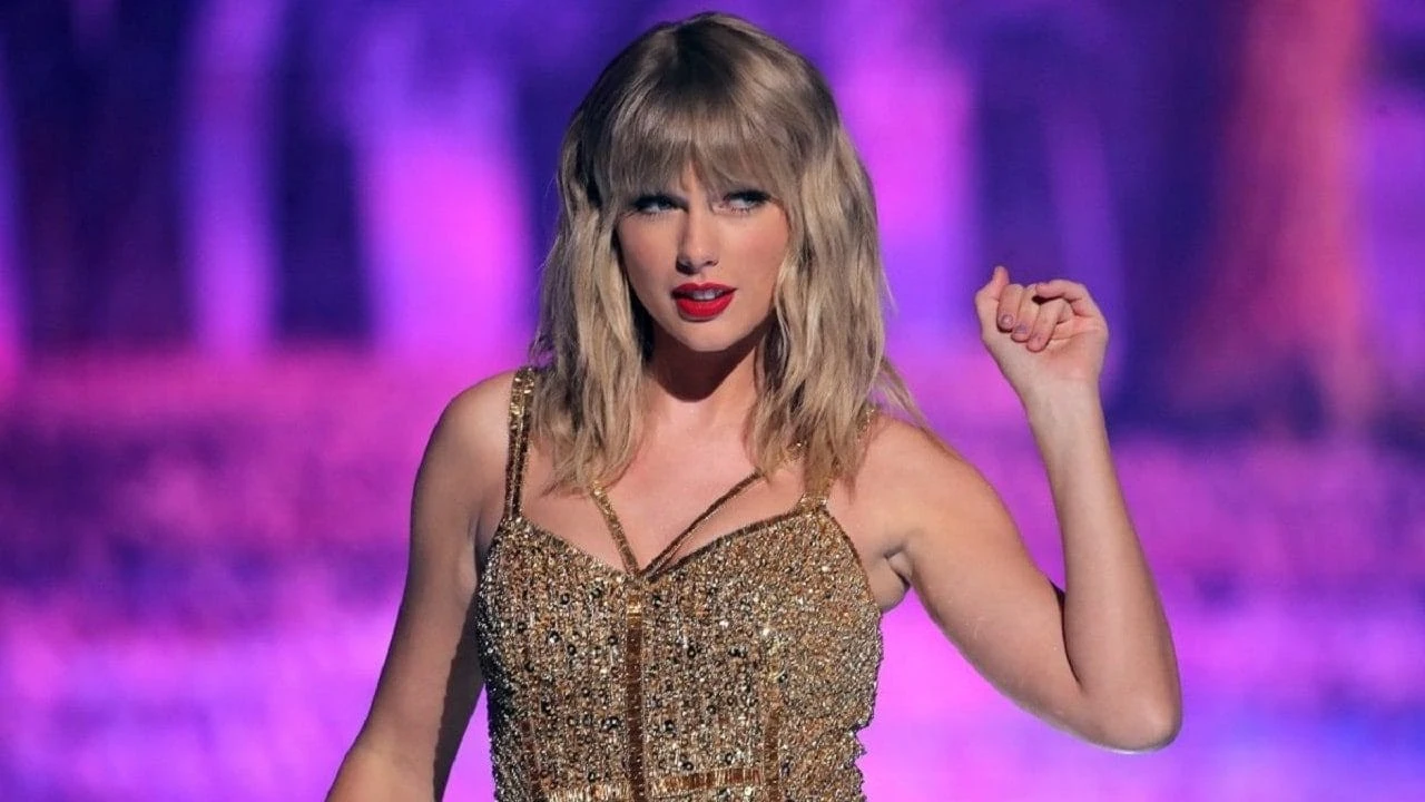 Perché Taylor Swift sta chiedendo di fermare gli aiuti in Ucraina