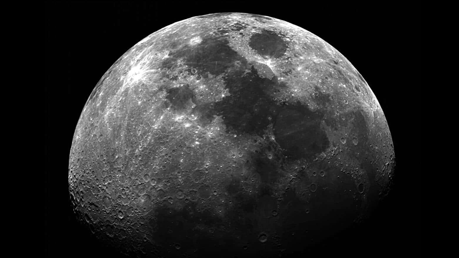 Strani terremoti regolari rilevati sulla Luna hanno origine artificiale: la scoperta grazie a una IA