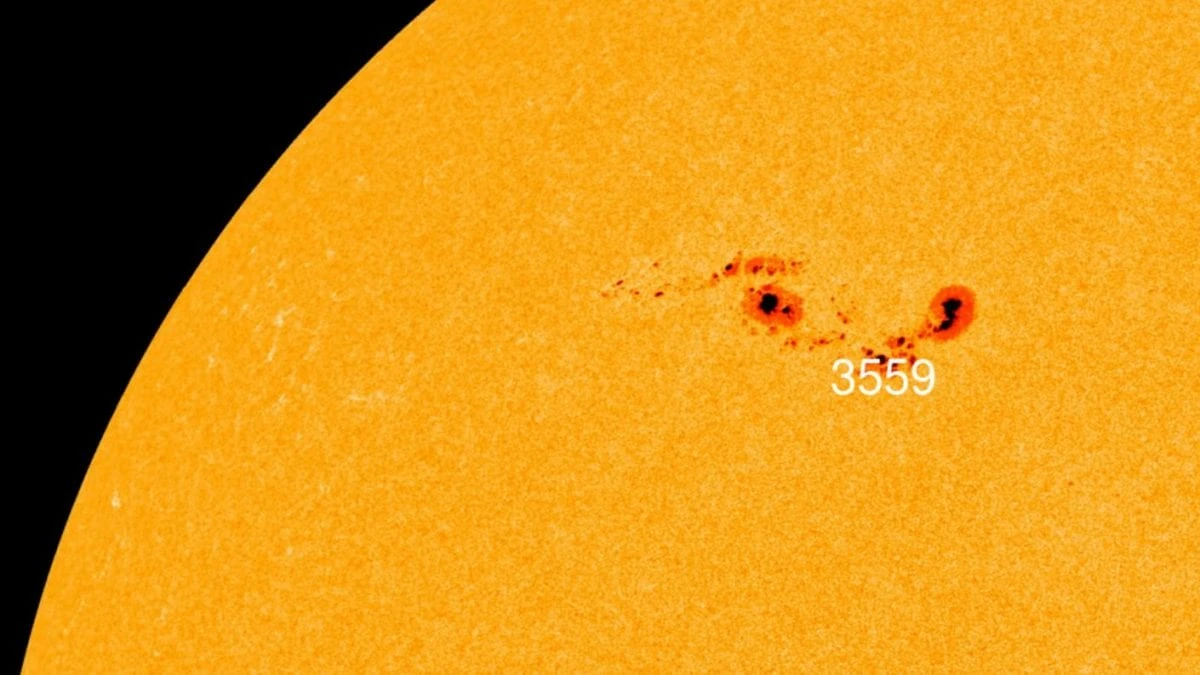 Gigantesca macchia solare comparsa sul Sole: è lunga 10 volte la Terra. Quali sono i rischi