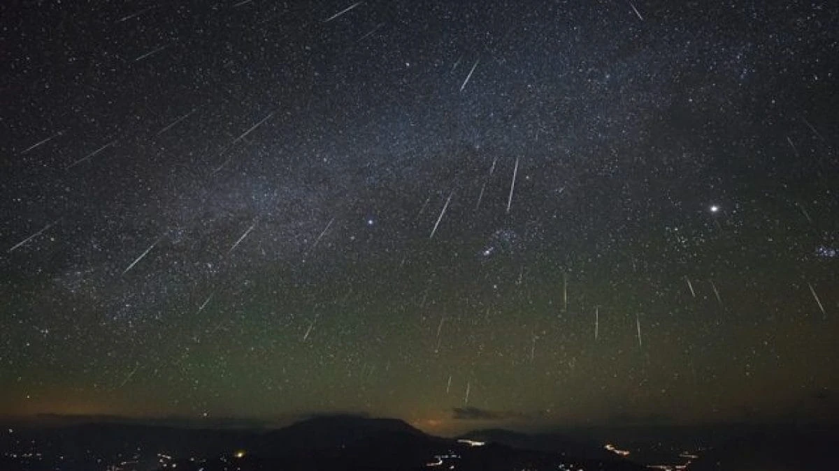 Pioggia di stelle cadenti d’autunno sull’Italia: a che ora e come vedere le Orionidi di ottobre