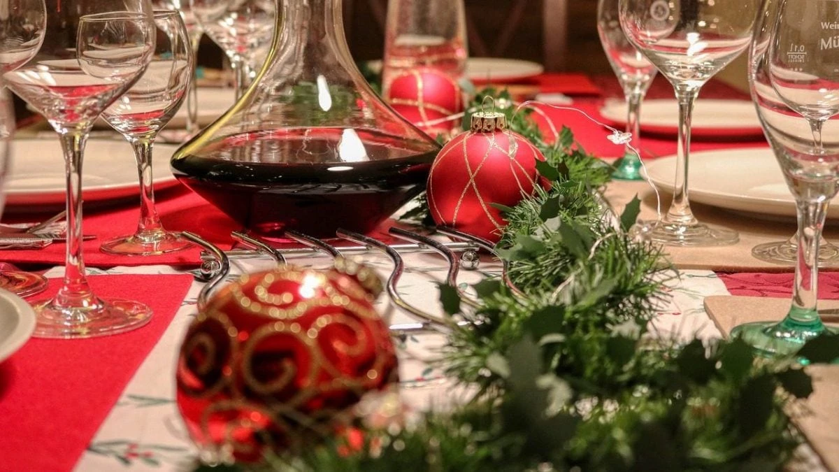 Covid e influenza, come proteggersi al cenone di Capodanno: i consigli per evitare i contagi