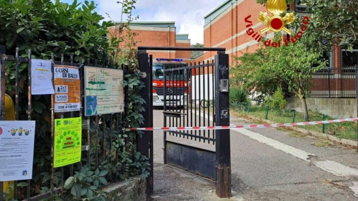 Scoppia una caldaia in una scuola elementare di Milano, evacuati 240 bambini